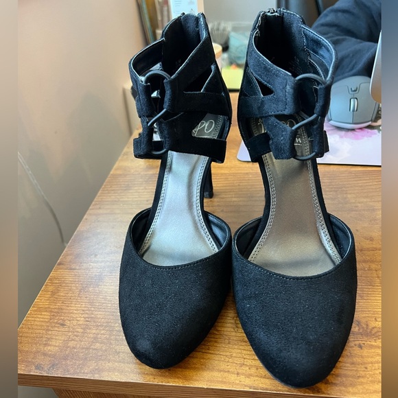 Faux suede pumps size 6.5 - Picture 3 of 4